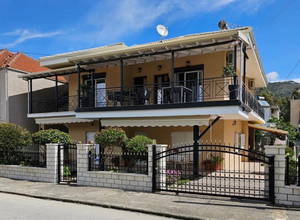Property building, Balcony/Terrace