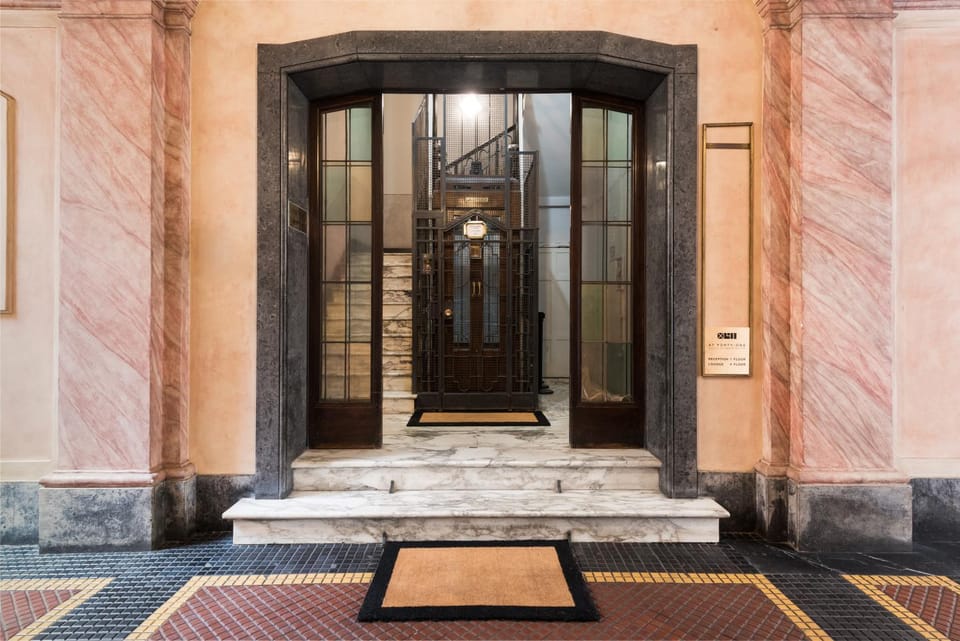 Facade/entrance