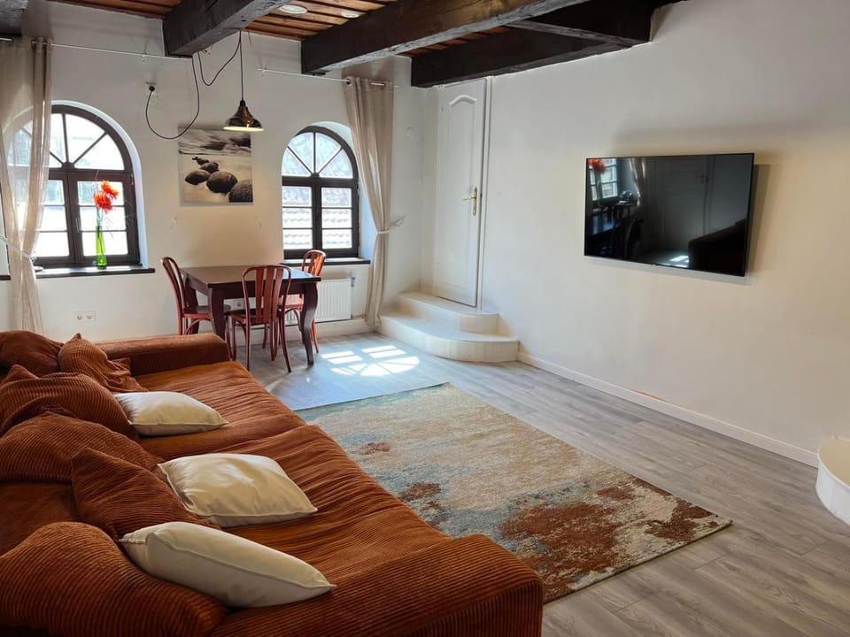 Communal lounge/ TV room, Seating area, Dining area