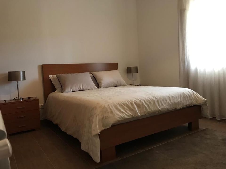 Moradia Gémea em Herdade Santa Marta House in Extremadura, Spain
