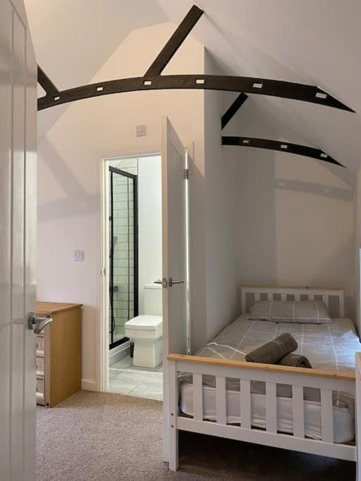 Modern 2 bedroom cottage near Bike Park Wales. House in Merthyr Tydfil