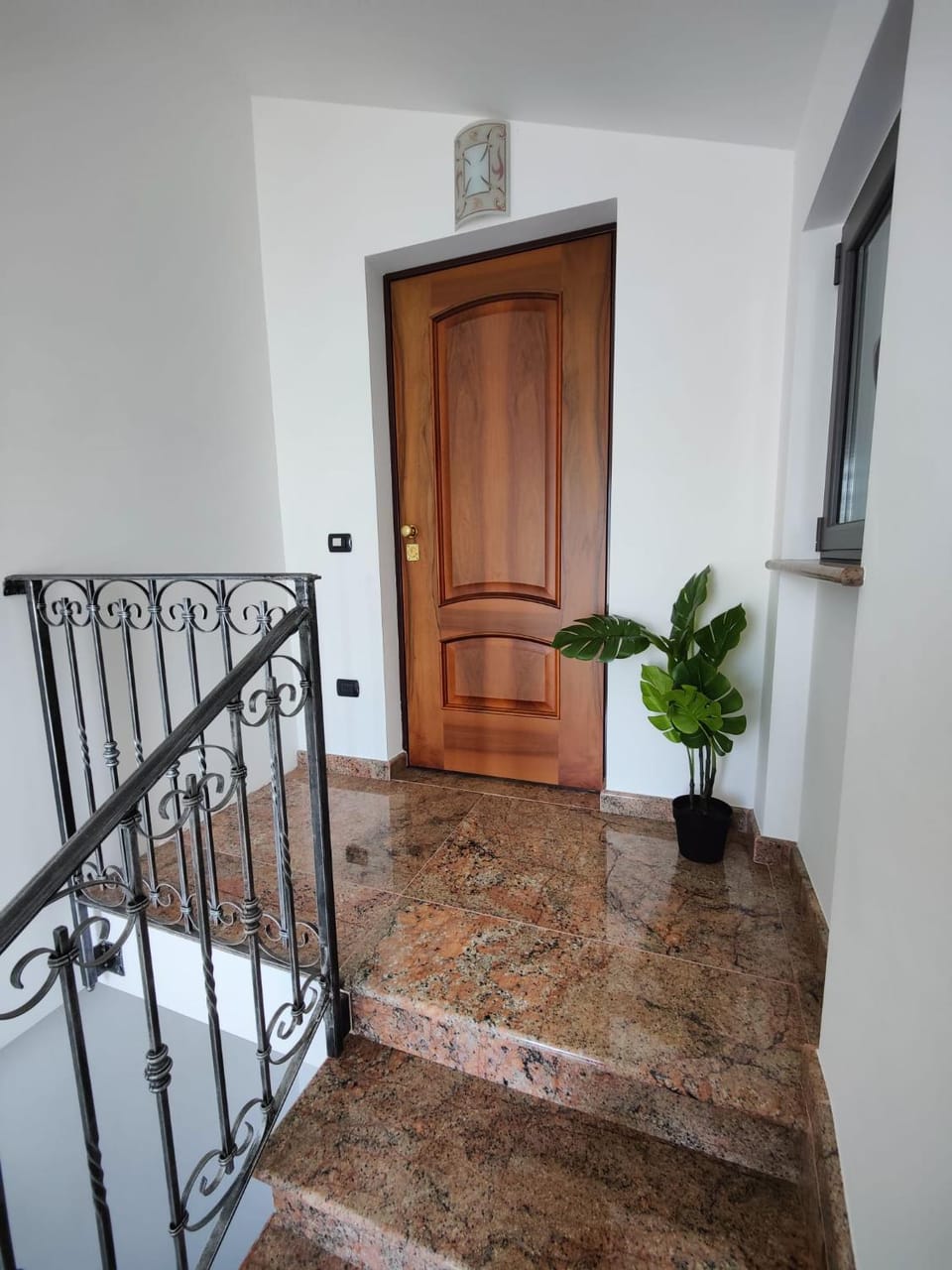 Facade/entrance
