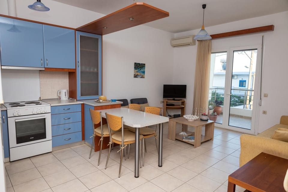 Kitchen or kitchenette, Seating area