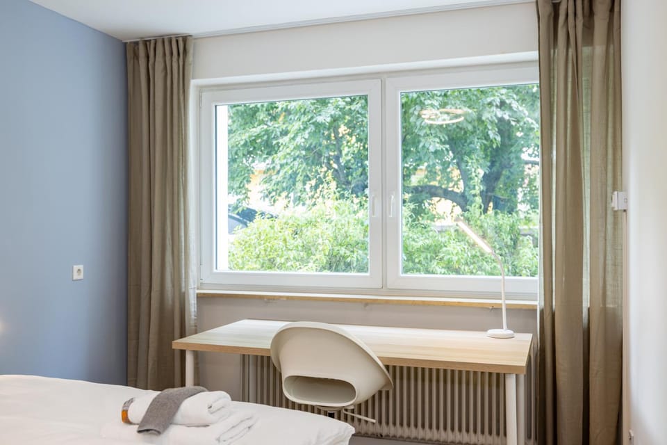 Photo of the whole room, Bedroom