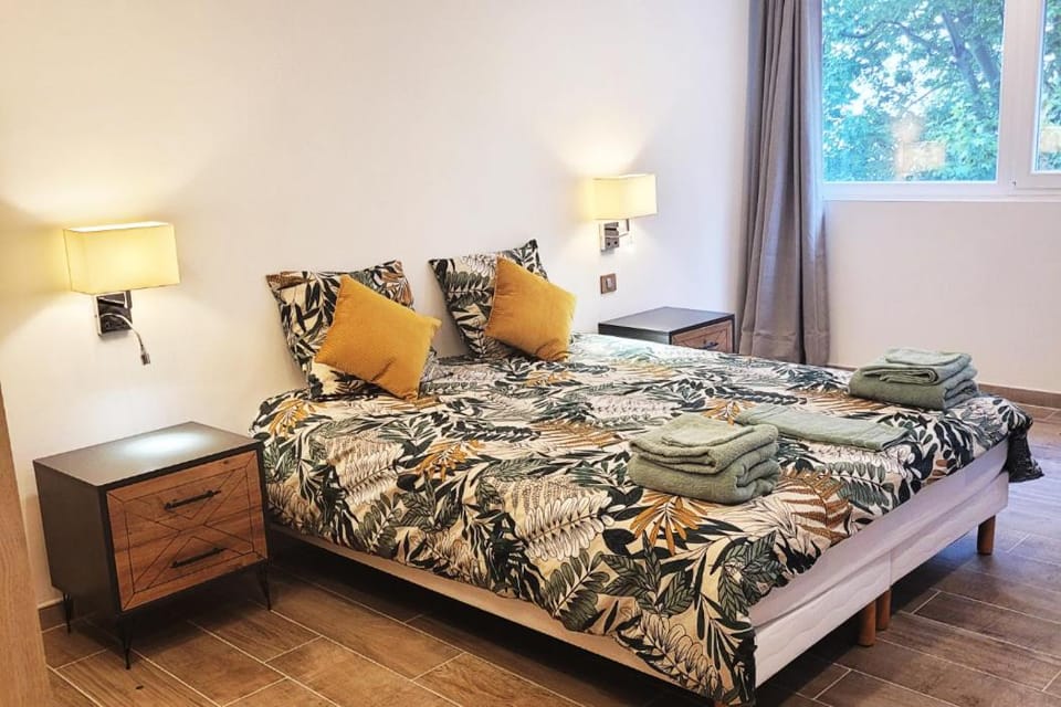 Bed, Night, Bedroom