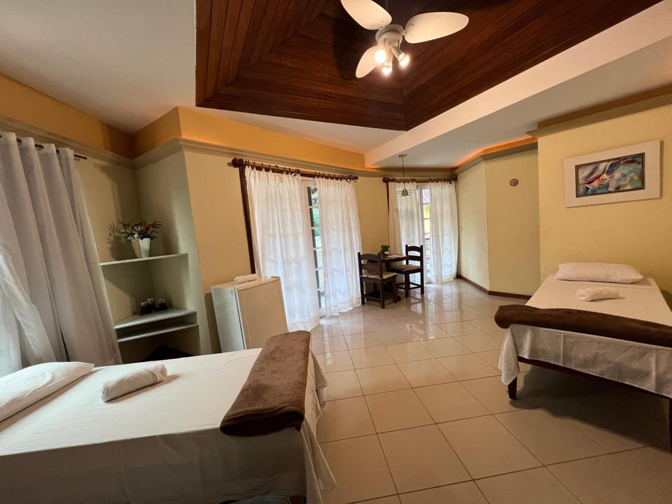 Bed, Living room