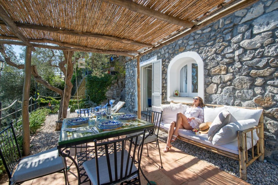 Patio, Day, Garden