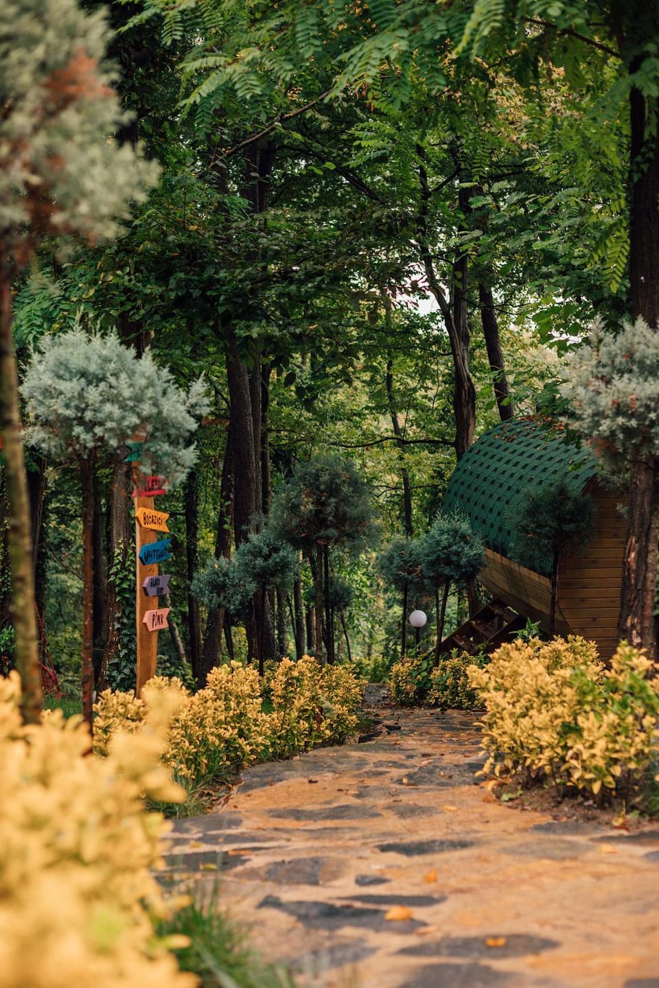 Property building, Natural landscape, Garden, Hiking