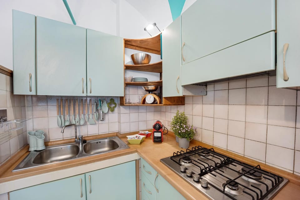 Kitchen or kitchenette, Living room