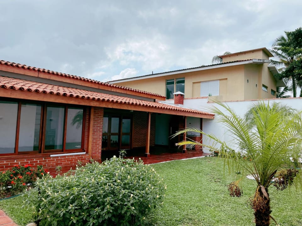 Property building, Facade/entrance, Garden, Garden