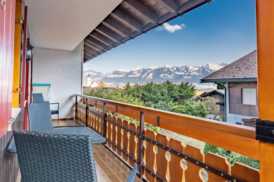 View (from property/room), Balcony/Terrace, Mountain view