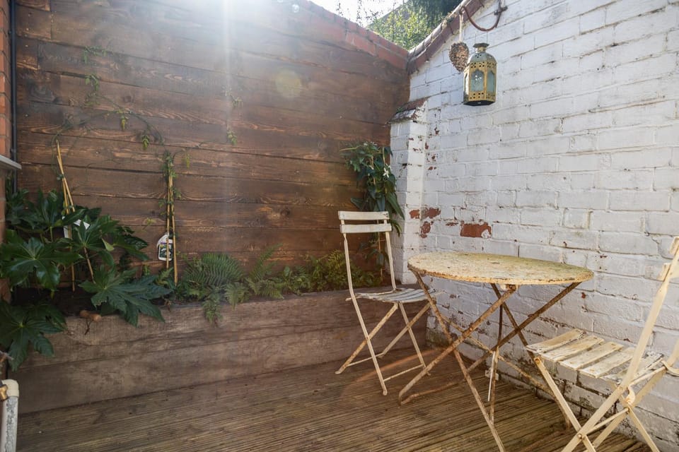 Hereford City - St Owens Terrace - Comfortable & Spacious Well Presented Three Storey House, Perfect For a Weekend Away & Exploring The City On Foot - Hosted By RENTMYHOUSE Apartment in Hereford