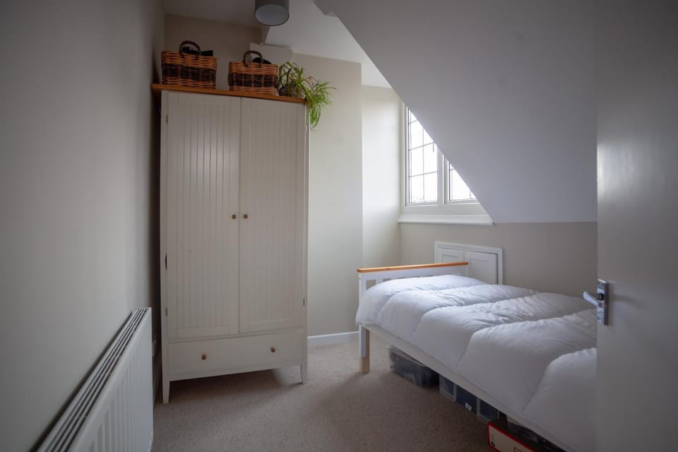 Hereford City - St Owens Terrace - Comfortable & Spacious Well Presented Three Storey House, Perfect For a Weekend Away & Exploring The City On Foot - Hosted By RENTMYHOUSE Apartment in Hereford