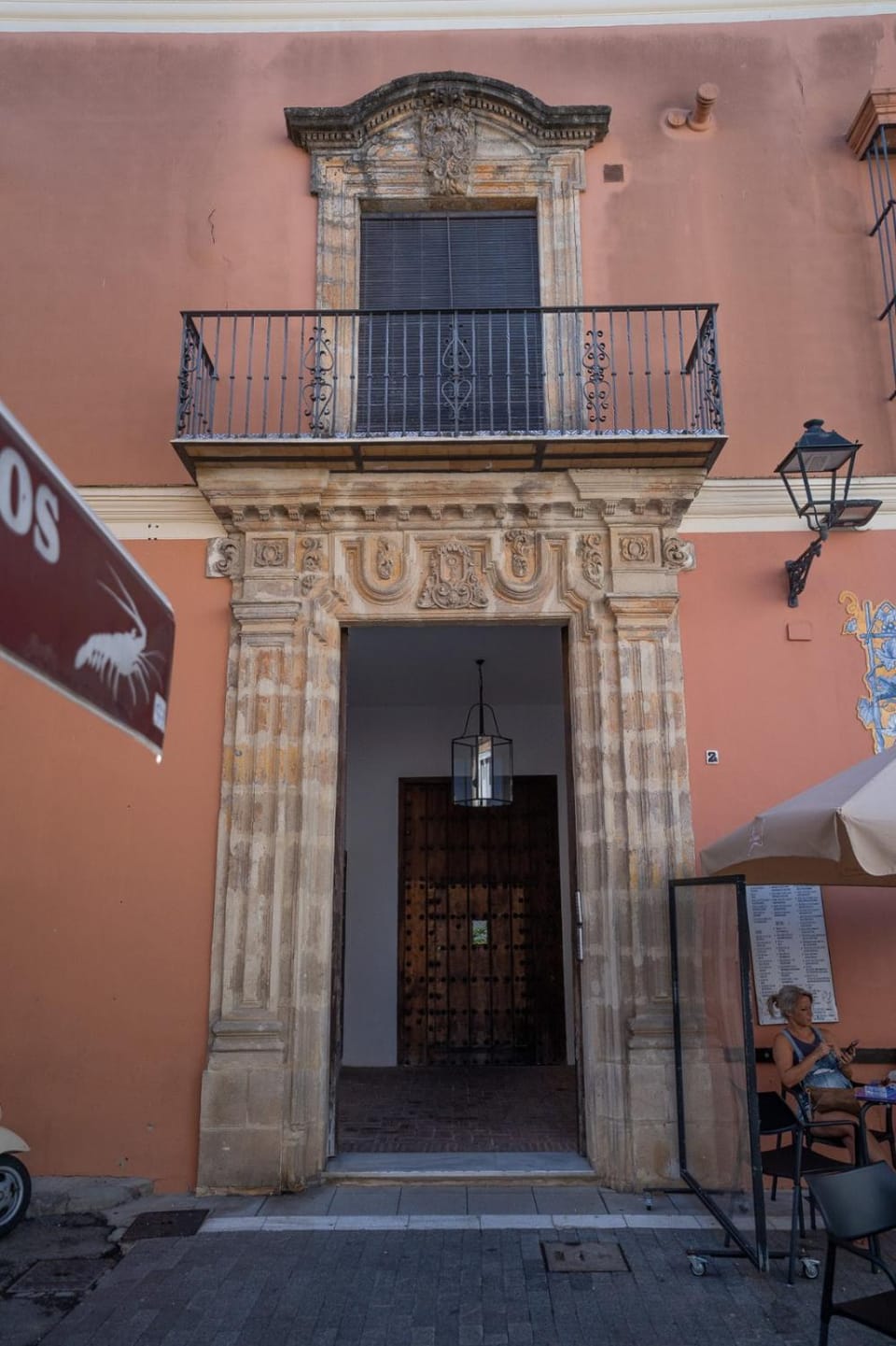 Facade/entrance
