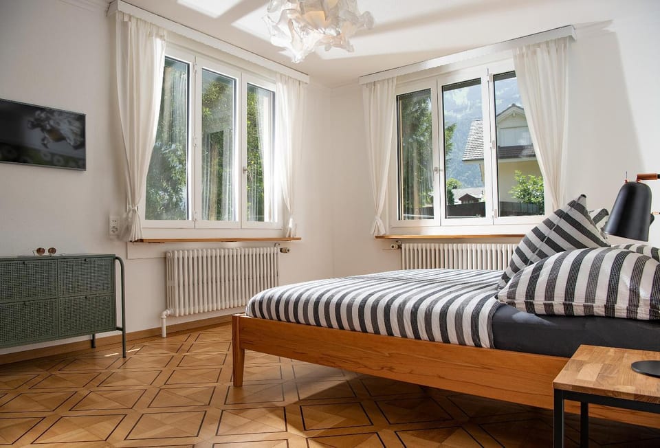 Photo of the whole room, Bedroom