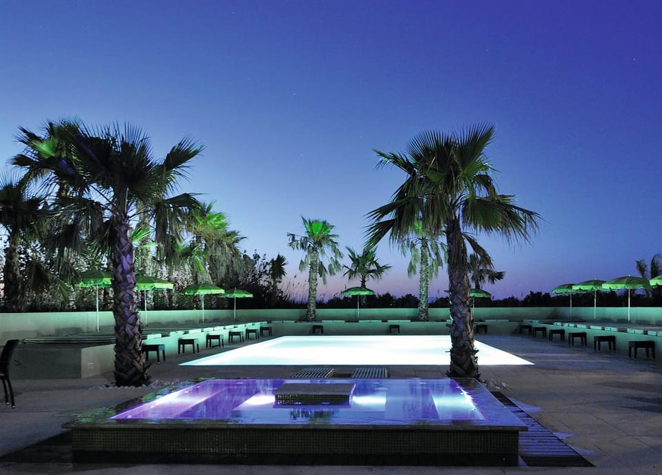 Swimming pool