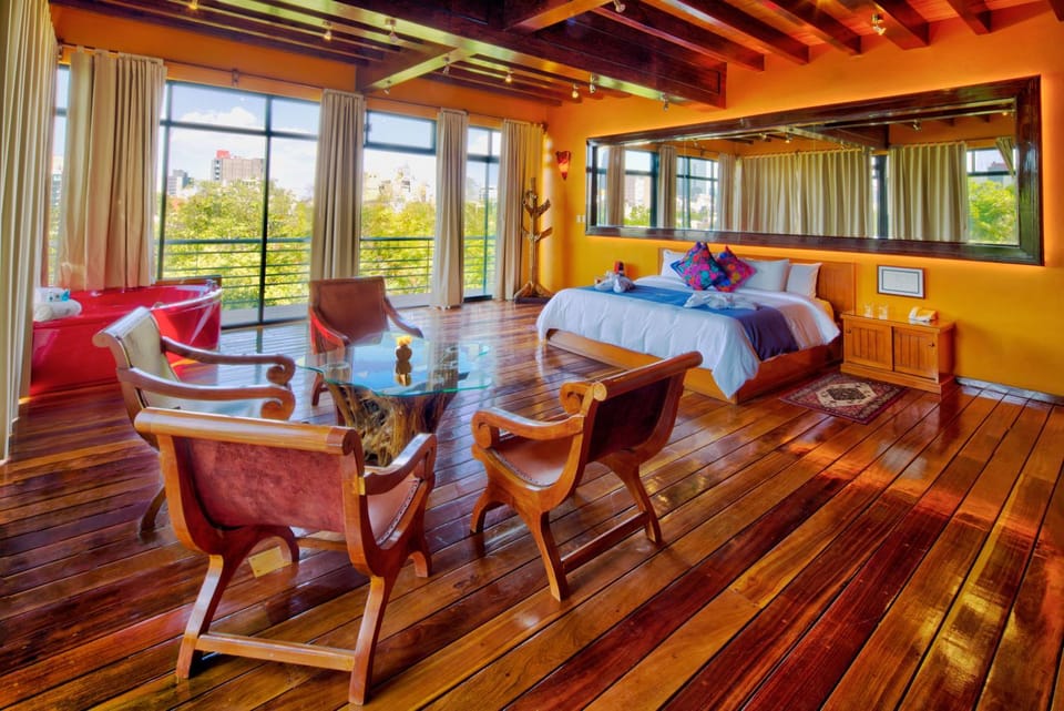 Hot Tub, Photo of the whole room, Bedroom