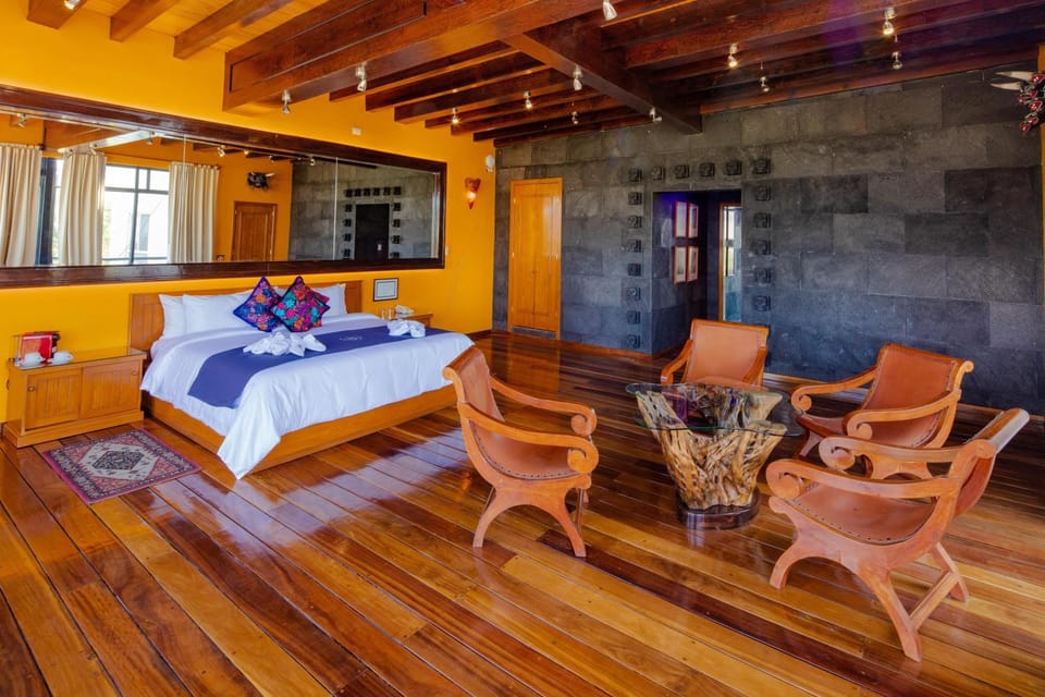 Bird's eye view, Photo of the whole room, Bedroom