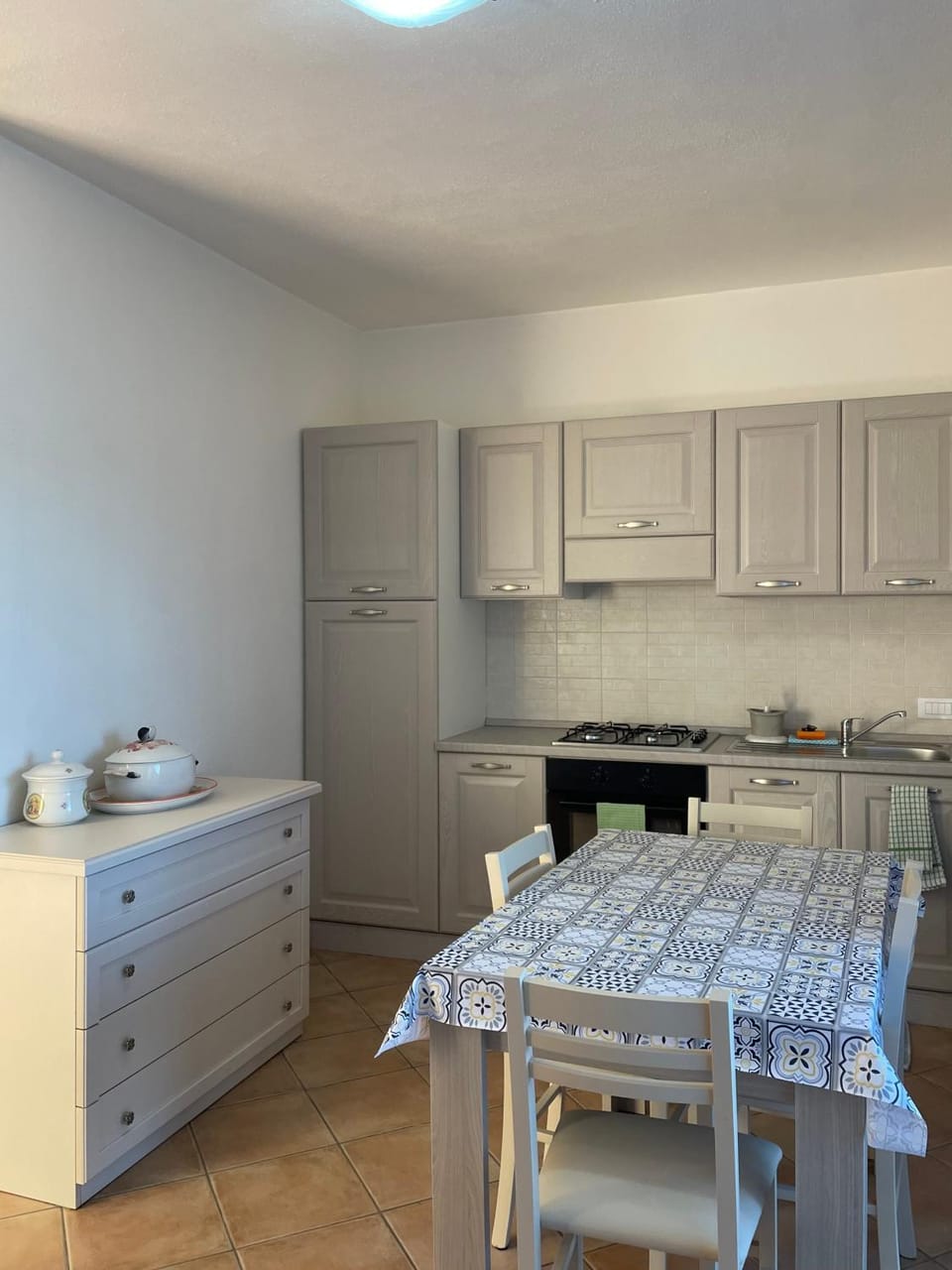 Kitchen or kitchenette, Dining area, pet friendly, stove