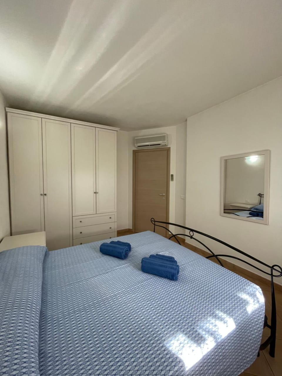 Bed, Bedroom, wardrobe