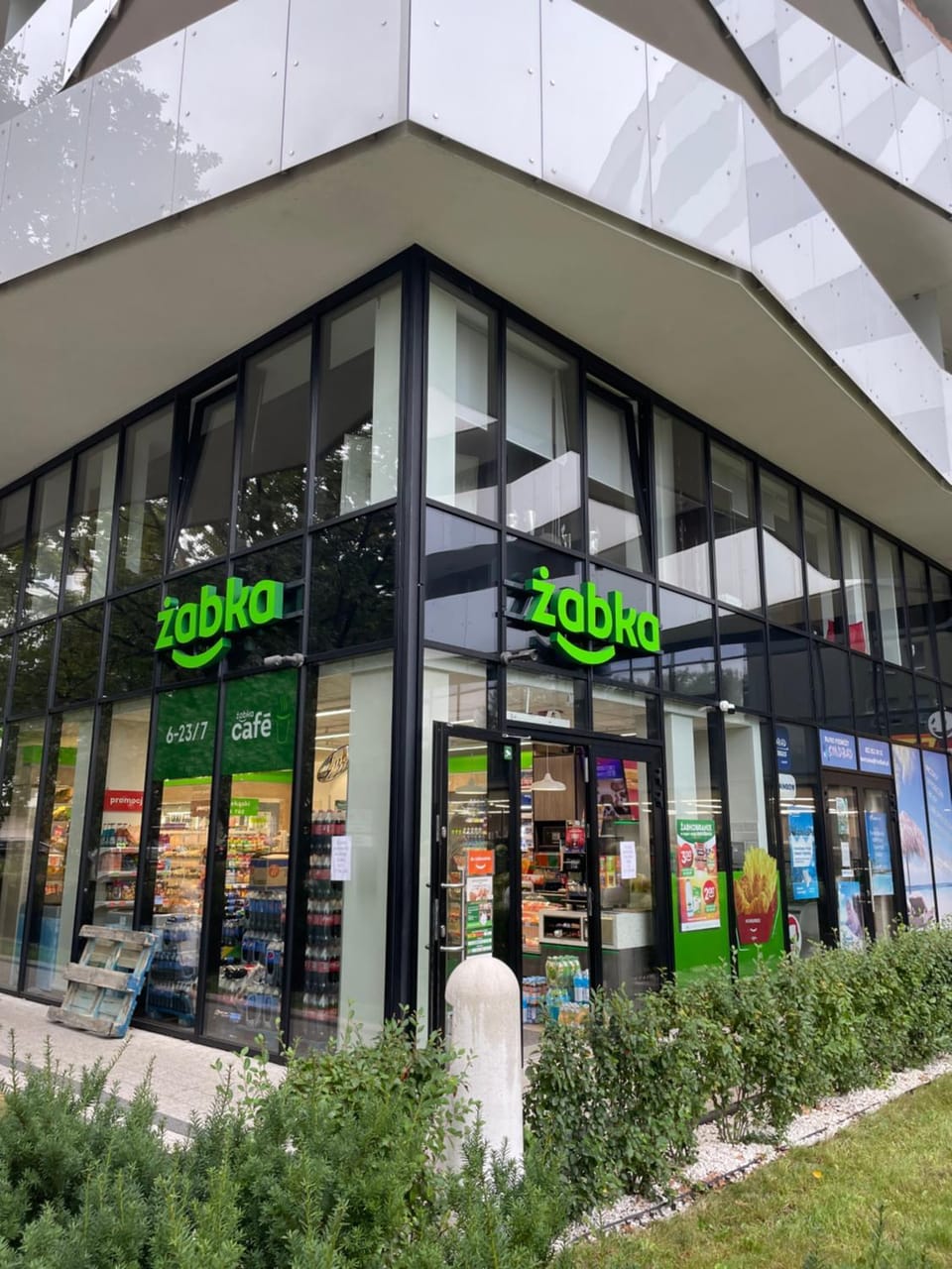 Property building, On-site shops, Supermarket/grocery shop