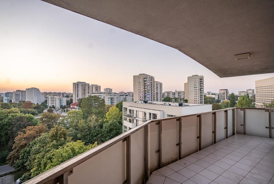 View (from property/room), Balcony/Terrace, City view