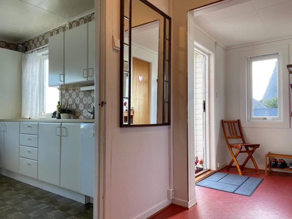 Kitchen or kitchenette, kitchen