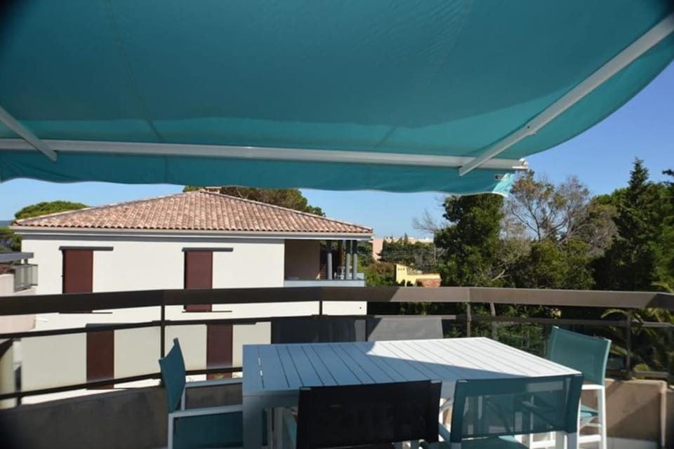 Bel Appartement 2 pièces 200m Plages Apartment in Cavalaire-sur-Mer