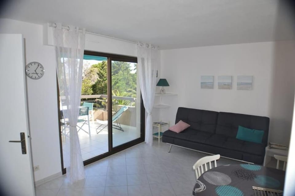 Bel Appartement 2 pièces 200m Plages Apartment in Cavalaire-sur-Mer