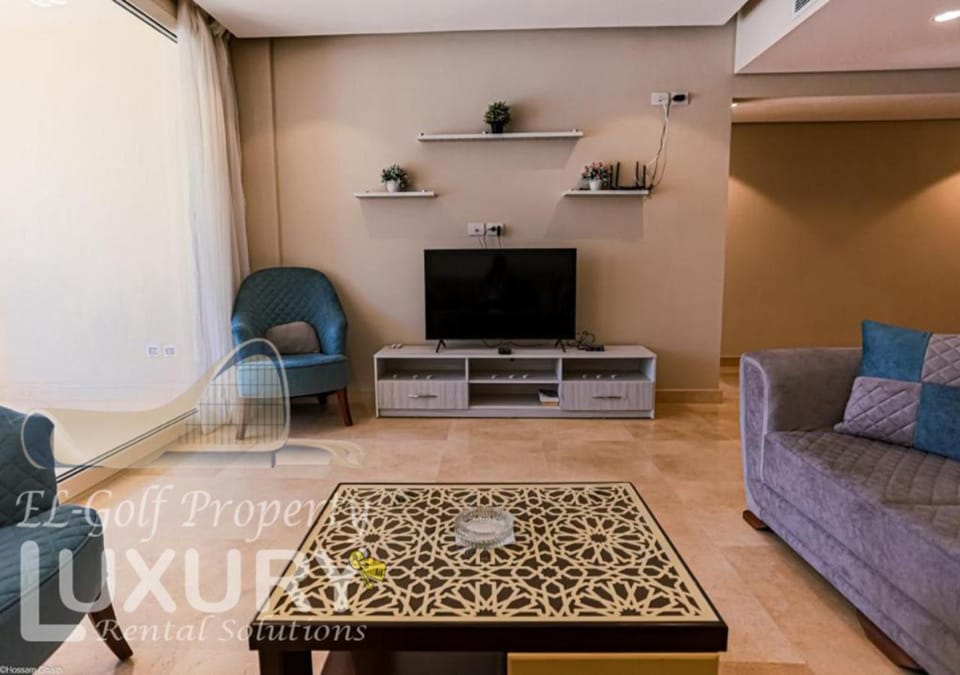 Communal lounge/ TV room, TV and multimedia, Living room, Seating area