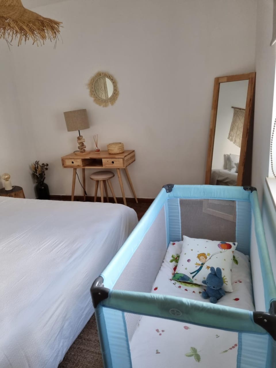 Bed, Bedroom, cot