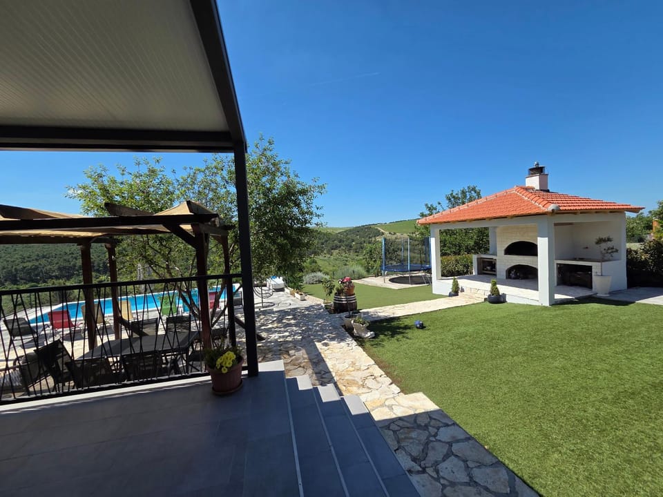 Property building, Patio, Spring, Day, Garden, Garden view, Pool view, sunbed