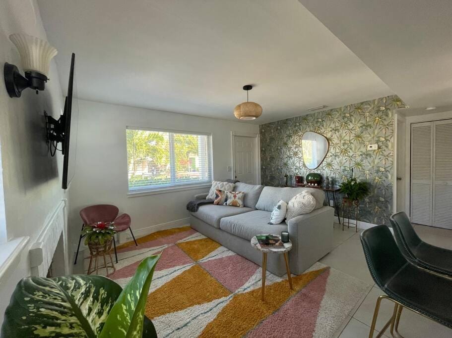 TV and multimedia, Living room, Seating area