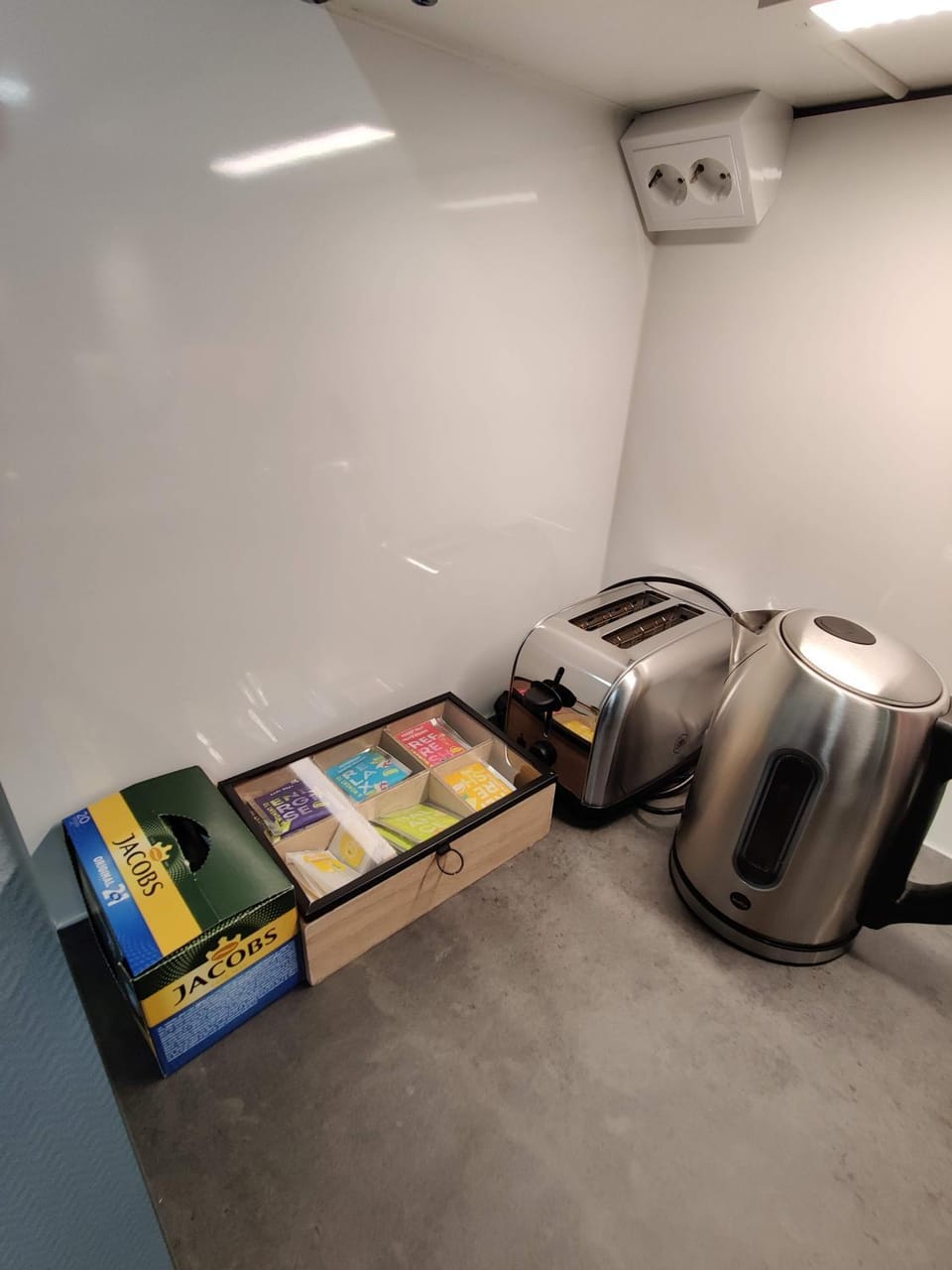 Coffee/tea facilities