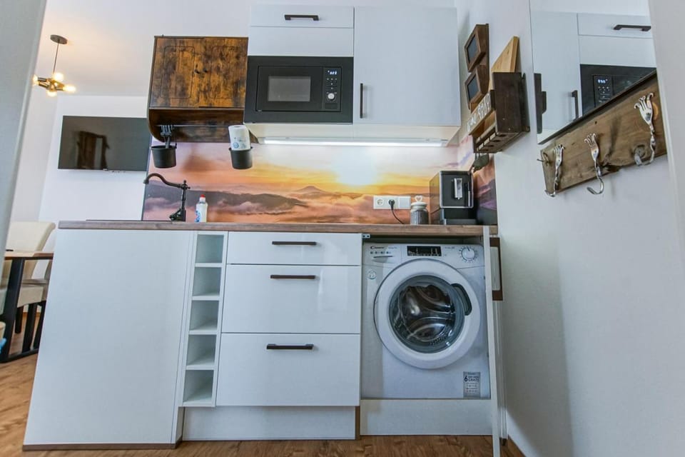 Coffee/tea facilities, dishwasher, washing machine