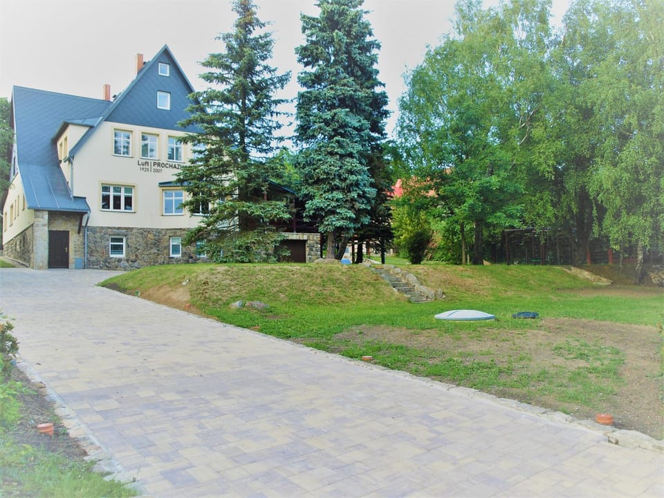 Property building, Garden
