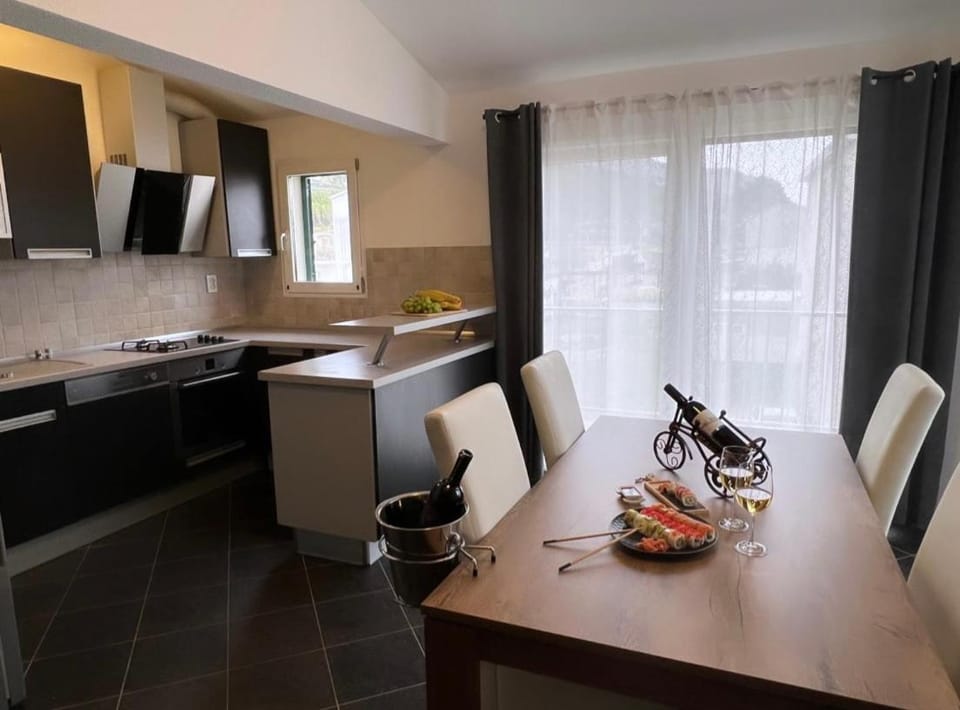 Apartments Mihi Apartment in Podstrana