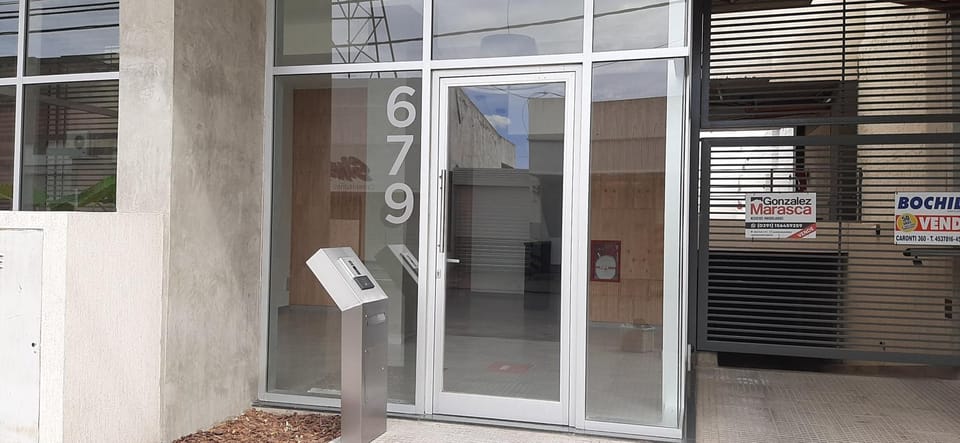 Facade/entrance