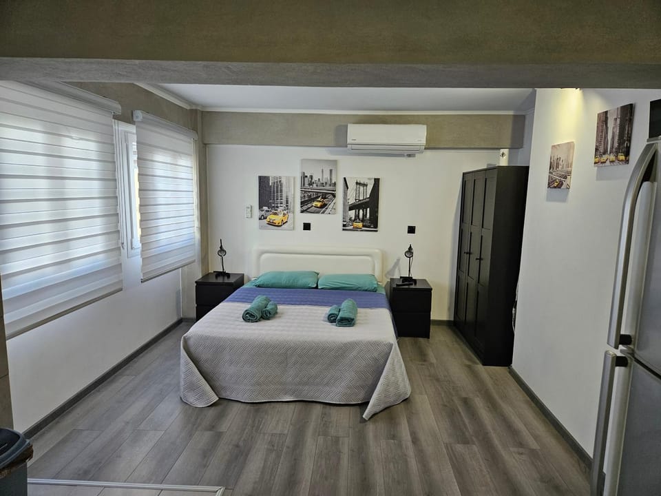 Black & White STUDIO by Emmelia Group Apartment in Paphos