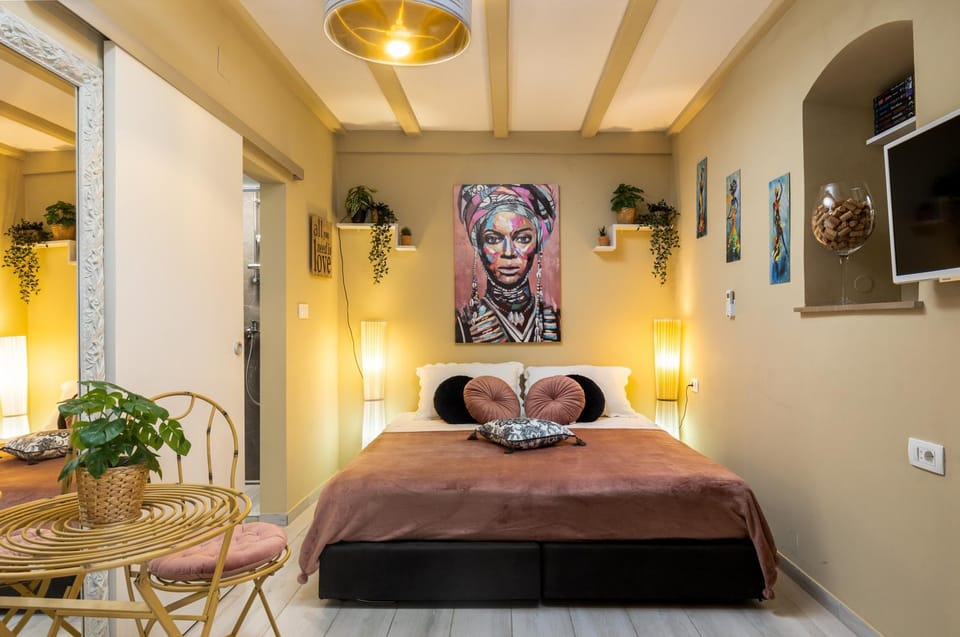 Bed, Photo of the whole room, Bedroom