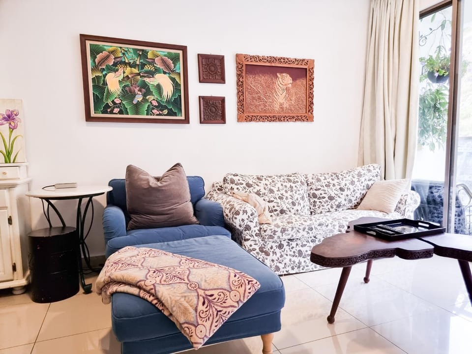 Communal lounge/ TV room, TV and multimedia, Living room, Seating area