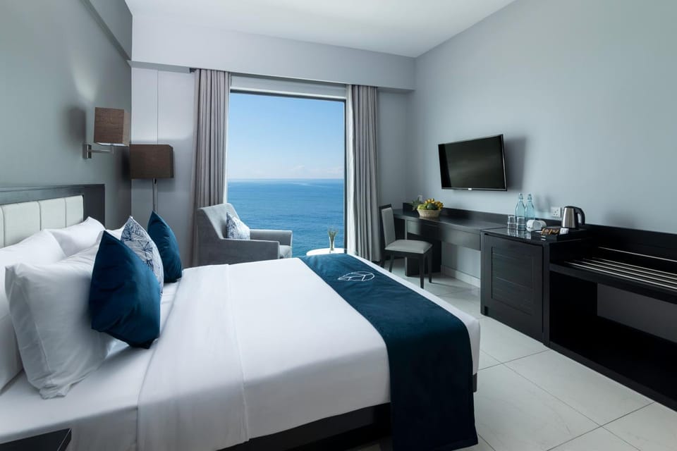 Bed, TV and multimedia, Bedroom, Sea view