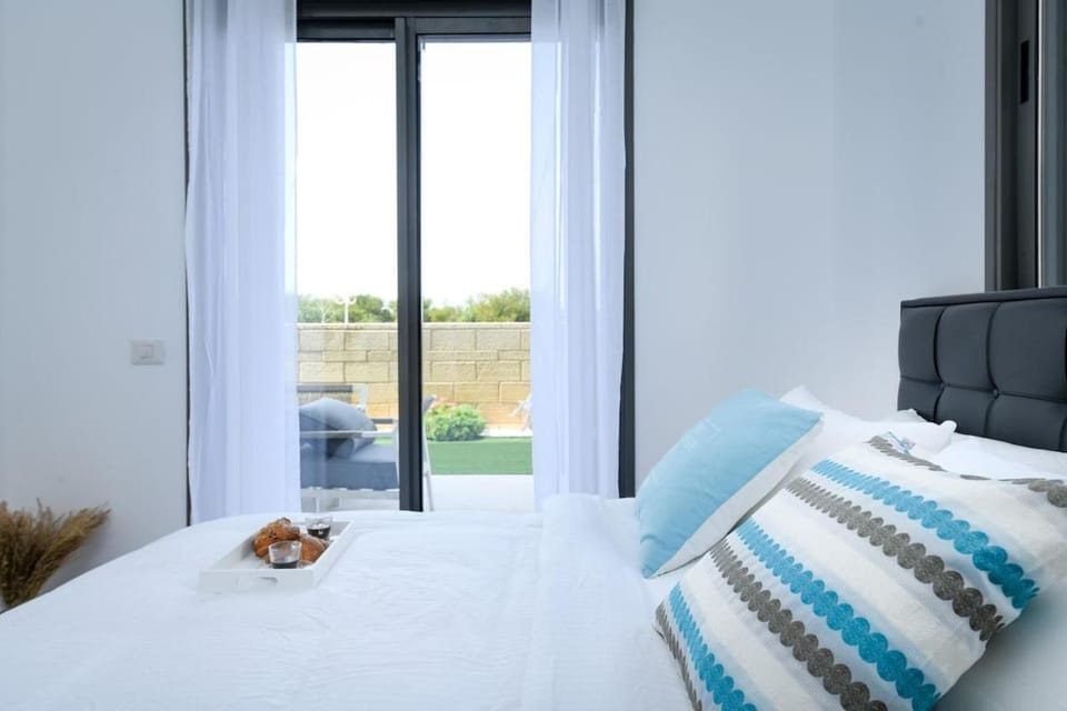 4BR Garden Apt with Private Balcony by SeaNRent Apartment in North District