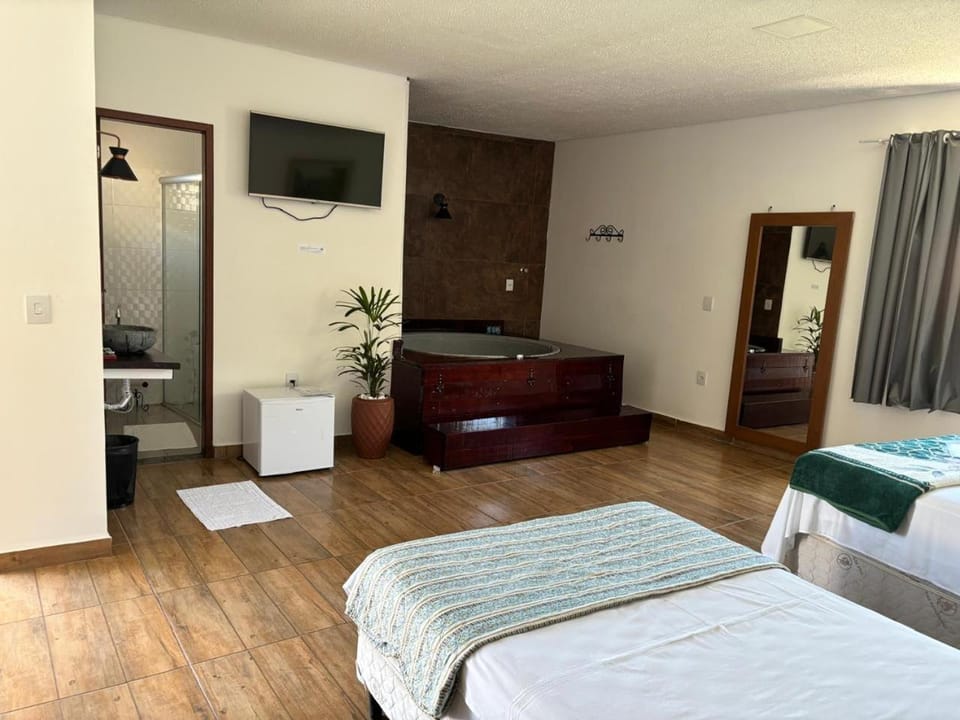 Bed, TV and multimedia, Bedroom