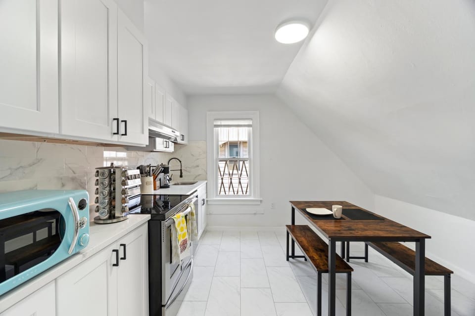 Kitchen or kitchenette, Communal kitchen