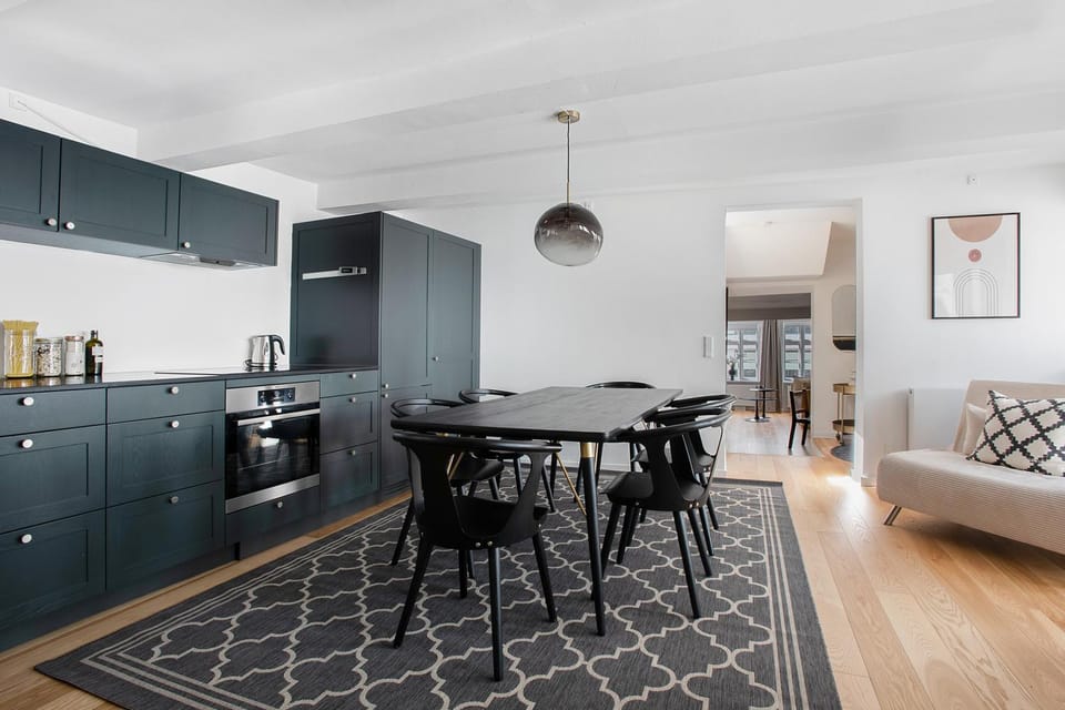 Seating area, Dining area, kitchen