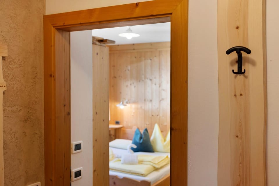 Property building, Living room, Bedroom