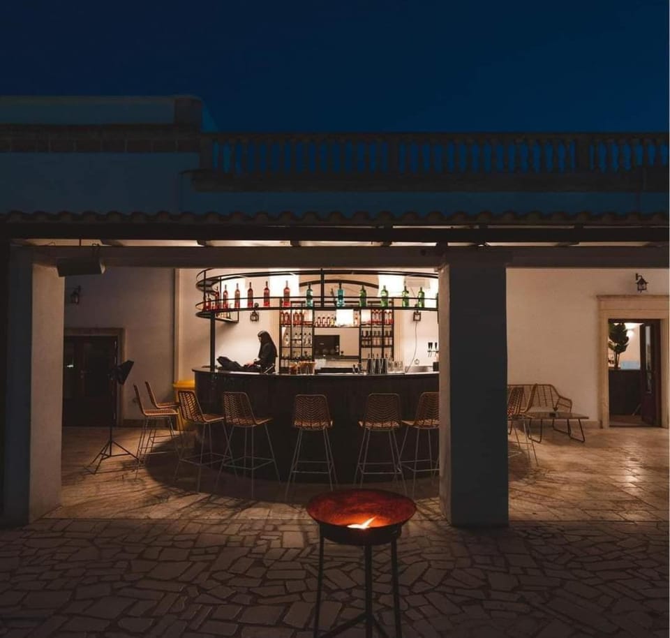 Night, Nightclub / DJ, Lounge or bar, Food and drinks