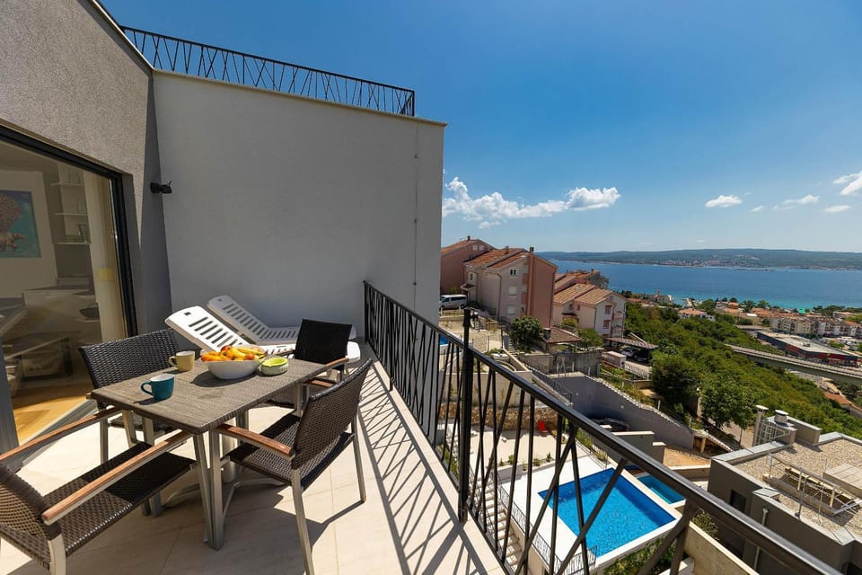 Balcony/Terrace, Pool view
