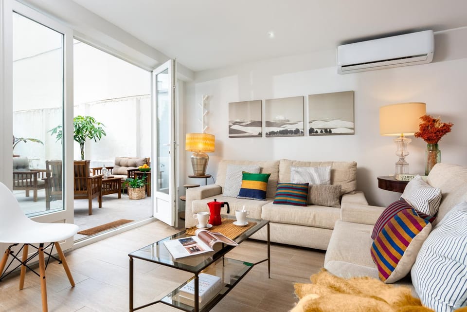 Living room, Garden view